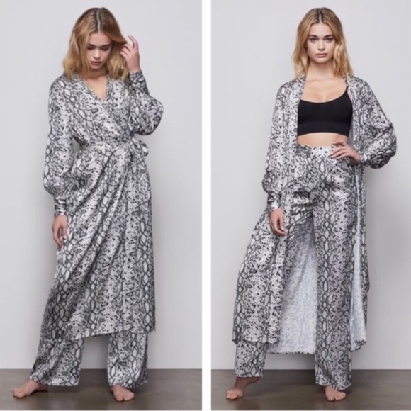 🖤🤍Good American Python Duster🤍🖤 - Picture 2 of 8